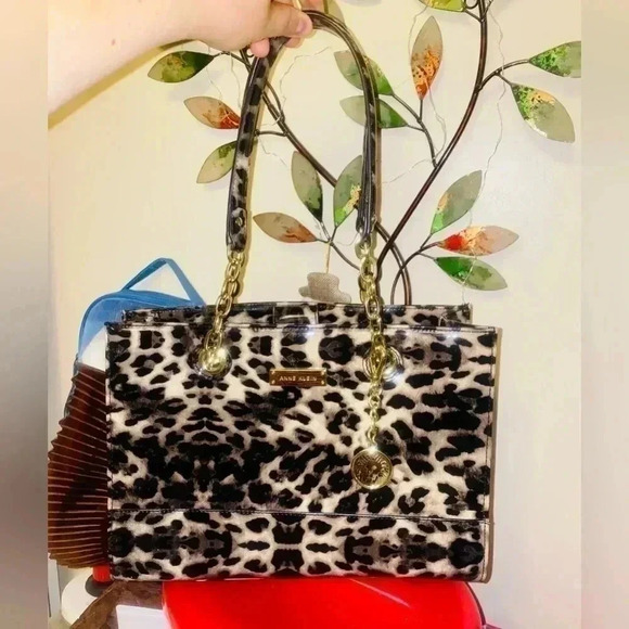 🍇  lacquered bag by Anne Klein 🫐 New Clean Condition 🌸 - Picture 1 of 7